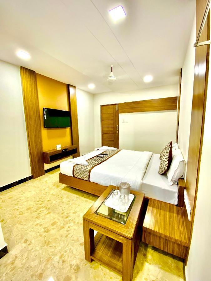 Sheraton Grande At Puratchi Thalaivar Dr Mgr Central Railway Station Madras Buitenkant foto